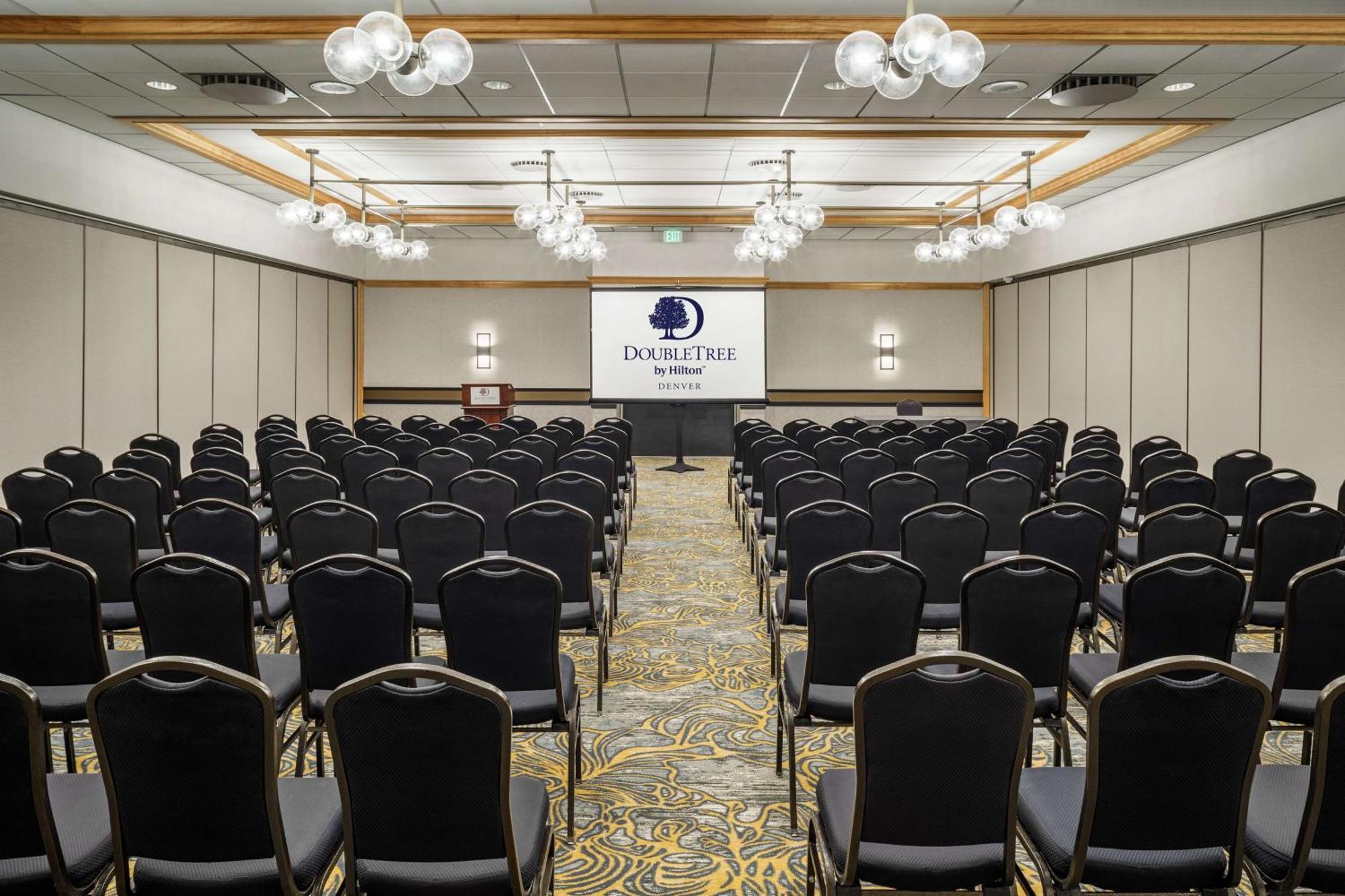 Doubletree By Hilton Hotel Denveri nemzetközi repülőtér Kültér fotó