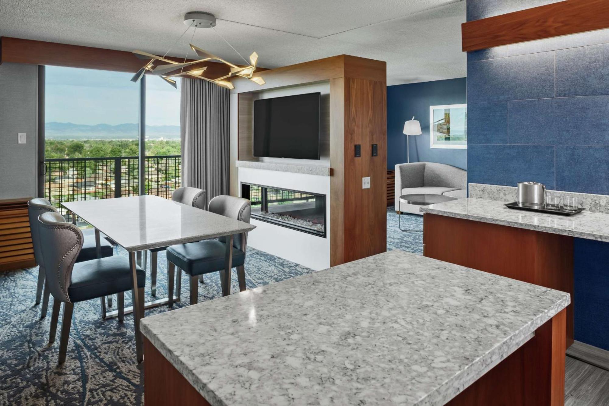 Doubletree By Hilton Hotel Denveri nemzetközi repülőtér Kültér fotó